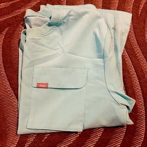 EUC Figs Fresh Aqua scrub top